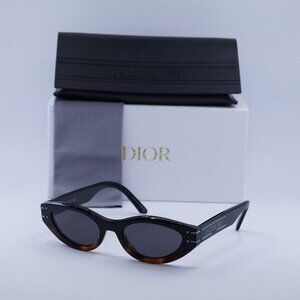 Dior DIORSIGNATURE B5I 18A0 Cat Eye Sunglasses - Black/Smoke